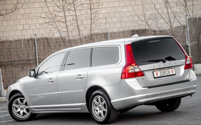 Volvo V70 cena 27900 przebieg: 276326, rok produkcji 2011 z Radom małe 631